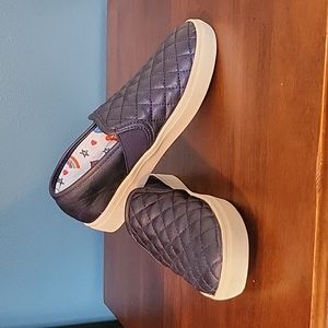 Steve Madden Girls Quilted Slip On Shoes